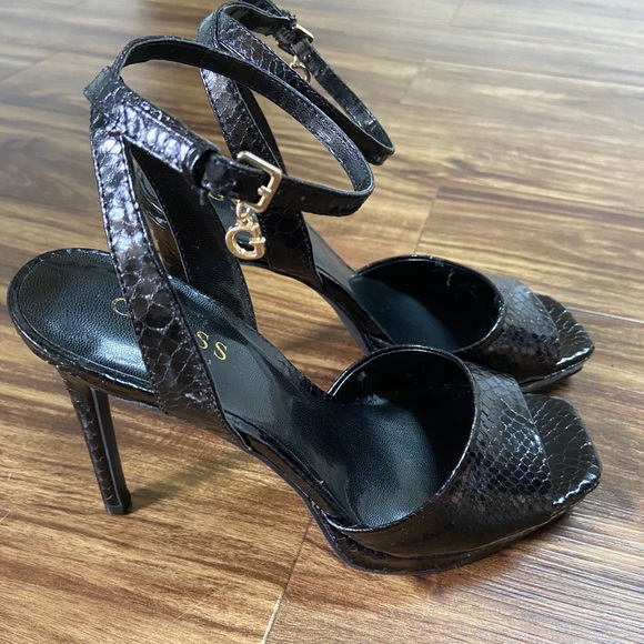 Guess Heels - Picture 2 of 4